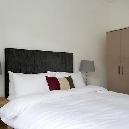 Stylish 2 Bedroom Bruntsfield In