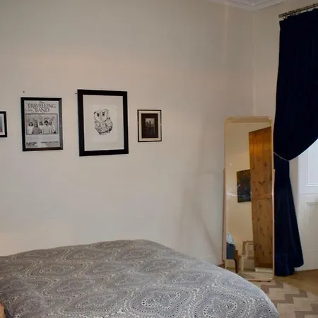 Calm Sunny Haven Sleeps 2 Apartamento Edimburgo