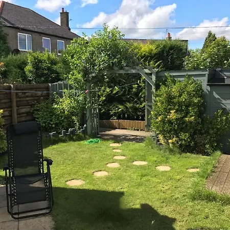 2 Bedroom Flat With Parking And Private Garden Apartament Edynburg