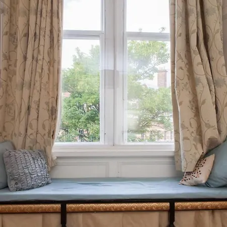 Lejlighed Amazing 4 Bedroom Just Off The Meadows *