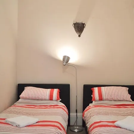 Stunning 3 Bedroom City Centre 公寓