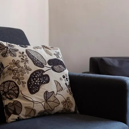 Incredibly Central 2 Bed *