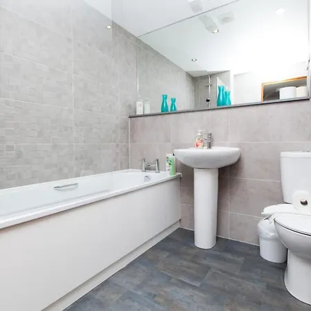 شقة Beautiful 2 Bedroom Flat In Converted Distillery