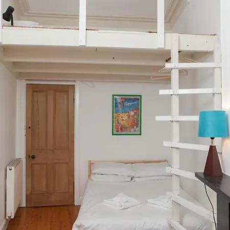Amazing 4 Bedroom Just Off The Meadows * Edinburgh
