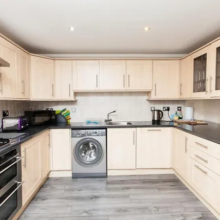 Beautiful 2 Bedroom Flat In Converted Distillery Edimburgo