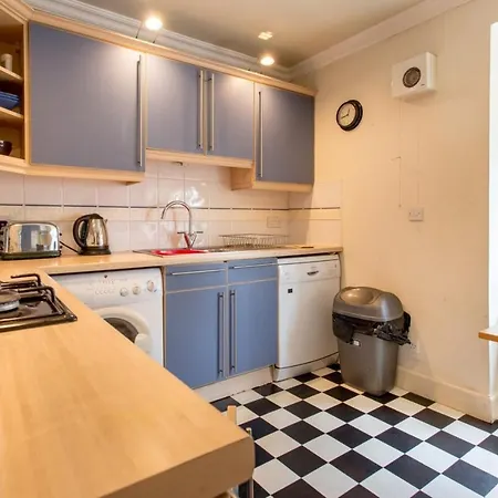 2 Bedroom By Leith's Shore *