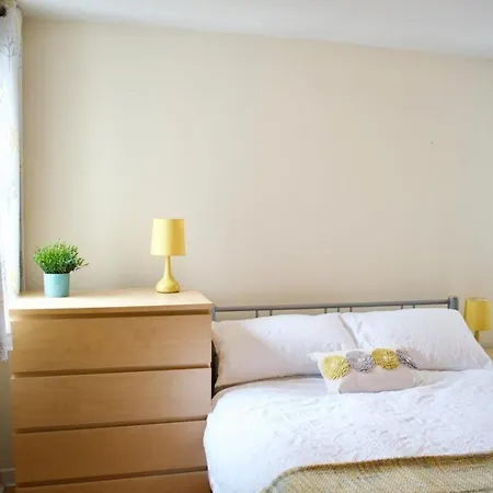 Spacious 3 Bed In Central Location شقة إدنبرة