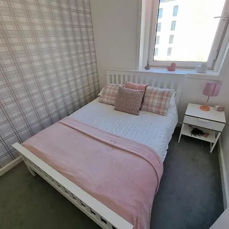 Bespoke Tours Scotland @ Morrison Street Apartment Edinburgh