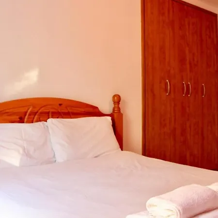 3 Bedroom In Vibrant Area Εδιμβούργο