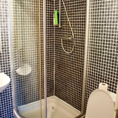 2 Bedroom Flat With Balcony Views Of Arthur's Seat * Edinburgh