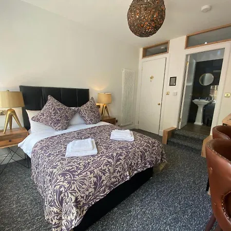 Royal Mile Romance By Heritage Collection Edinburgh