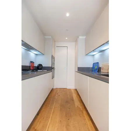 Elegant And Modern In Central Apartment Edinburgh