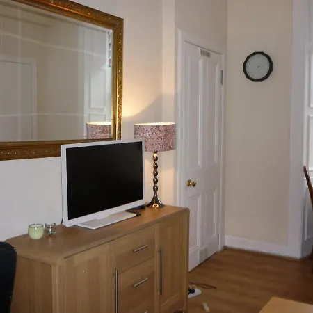 Daire Newington Area *