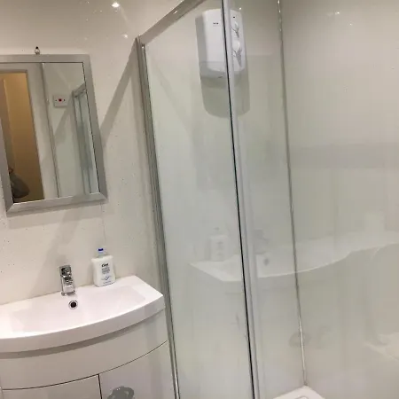 3 Bed - Pet Friendly & Parking Διαμέρισμα *