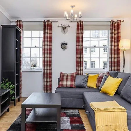 Joivy 1 Bed Flat, Heart Of Grassmarket * Edinburgh