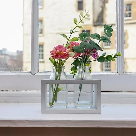 Joivy 1 Bed Flat, Heart Of Grassmarket