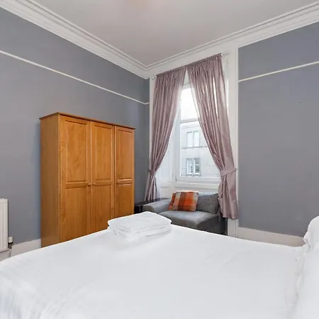 The Victorian - 3 Bedroom Edinburg