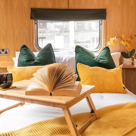 ספינת מלון - Houseboats