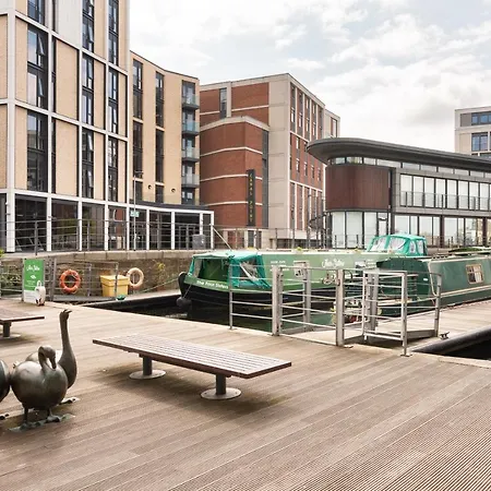 ספינת מלון - Houseboats