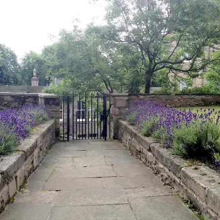 F1- Very Centre * Edinburgh