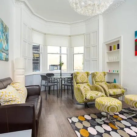 Large Modern 1 Bedroom Apartment In Edinburgh شقة إدنبرة