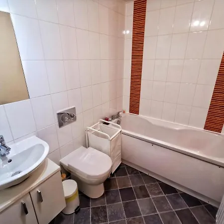 Modern 2 Bedrooms Flat Near Citycentre Sleep For 6 Appartamento *