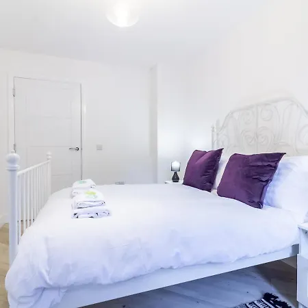 Pass The Keys Light-Filled New Build 2Bd Apartment Edinburgh