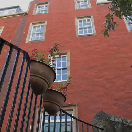 2 Chessels Court, Flat 3