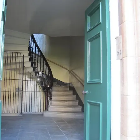 Apartment 2 Chessels Court, Flat 3 Edinburgh