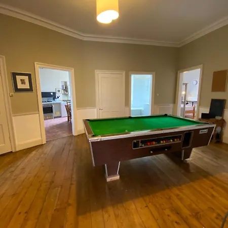 Grand City Apartment In Stockbridge Area