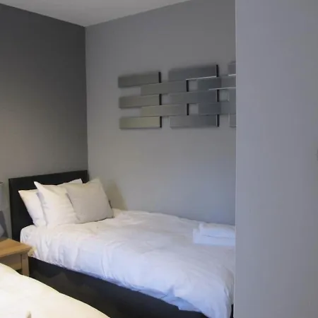 2 Chessels Court, Flat 3