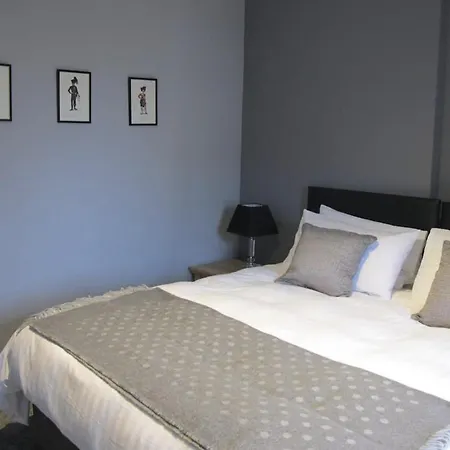 2 Chessels Court, Flat 3 *