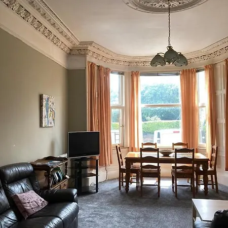 Apartment Victorian 3 Bedroom With Free Parking And Private Garden Edinburgh