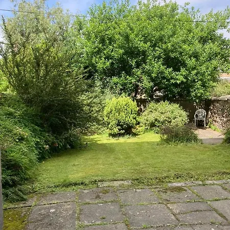 Victorian 3 Bedroom With Free Parking And Private Garden * Edinburgh