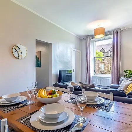 Daire Pass The Keys Spacious And Homely Flat On The Royal Mile *