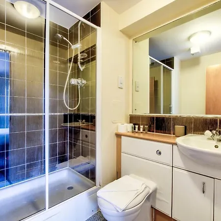 Guestready - Bright & Beautiful 2Br Flat - Free Parking