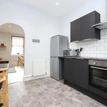 Stunning 2 Bed Nr The Royal Mile & The Castle Lägenhet