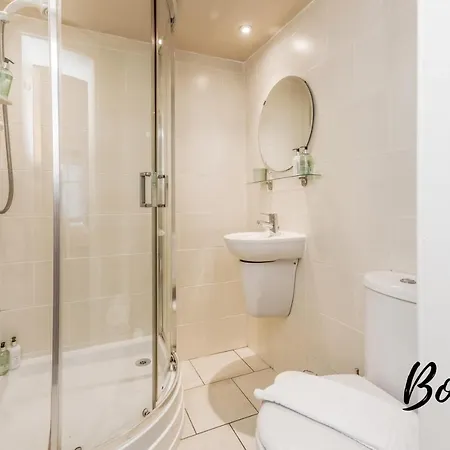 Gorgeous New Town Main Door 3br-3ba - Free Parking & Patio By Bonjour Residences אדינבורו