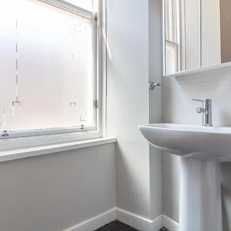 Pass The Keys Spacious And Homely Flat On The Royal Mile * אדינבורו