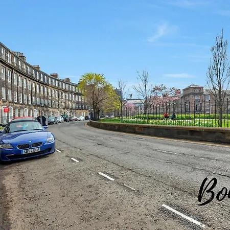 Georgian West End Main Door 2br-1ba, Near Eicc By Bonjour Residences إدنبرة
