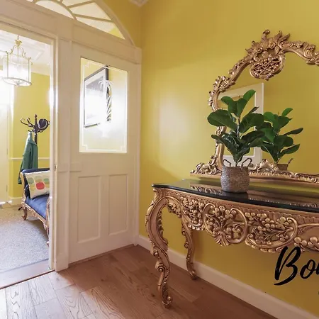 Georgian West End Main Door 2br-1ba, Near Eicc By Bonjour Residences * إدنبرة