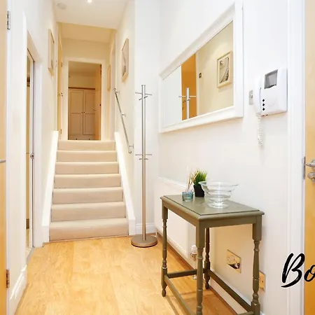 Spacious 2br-2ba, Charlotte Square - Free Parking By Bonjour Residences