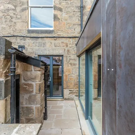 Dragon - Centre 1 Bed Daire