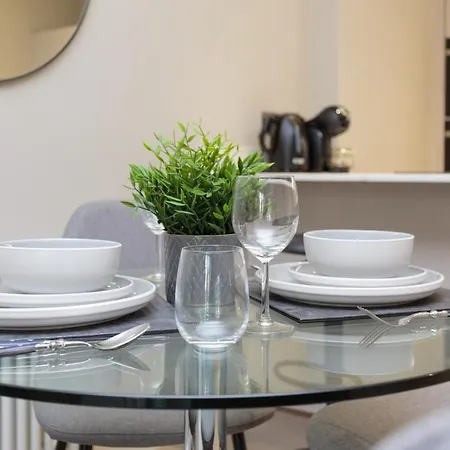 Dragon - Centre 1 Bed Daire