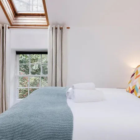 Apartment Joivy Beautiful Mews Near Princes Street *