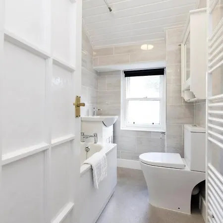 Joivy Beautiful Mews Near Princes Street Edinburgh