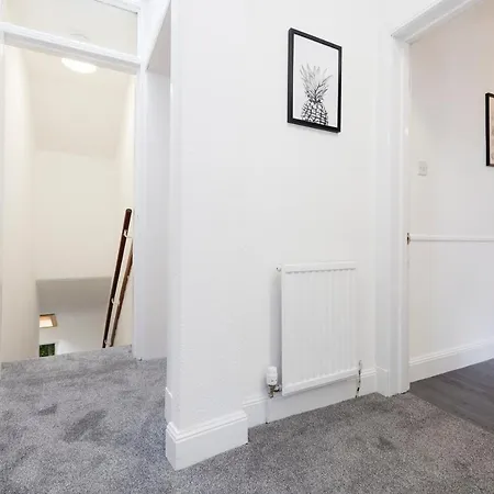 Joivy Beautiful Mews Near Princes Street Apartman