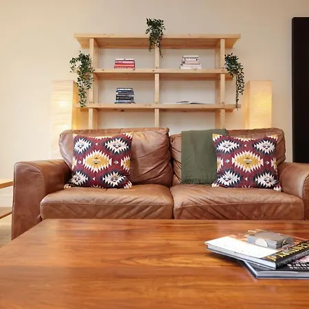 Joivy Spacious 2 Bed,2 Bath Flat, Free Parking And Rooftop Terrace شقة إدنبرة