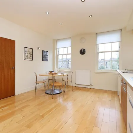 شقة Joivy Spacious 2 Bed,2 Bath Flat, Free Parking And Rooftop Terrace إدنبرة