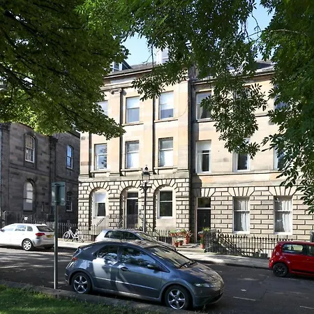 Joivy Fantastic New Town Flat With Shared Garden * Edinburgh